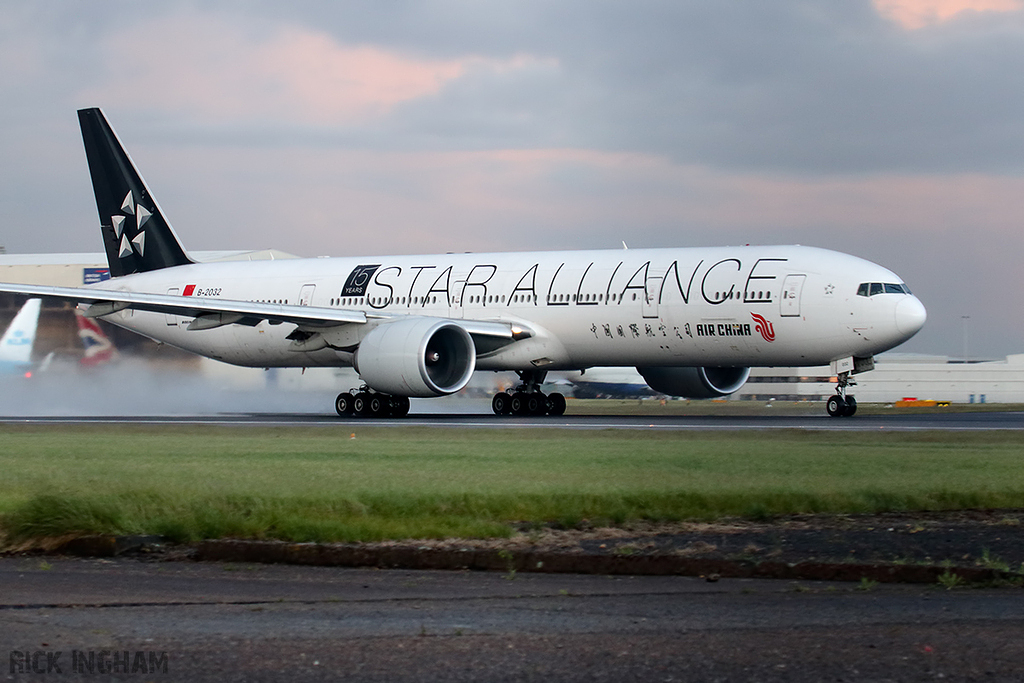 Boeing 777-39LER - B-2032 - Star Alliance | Air China