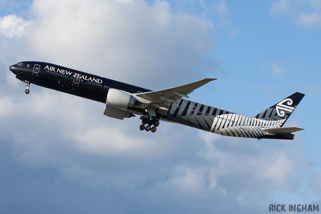 Boeing 777-319ER - ZK-OKQ - Air New Zealand