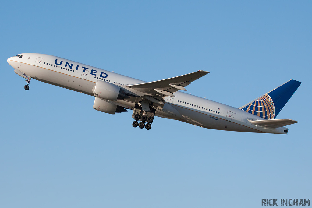 Boeing 777-222ER - N222UA - United Airlines