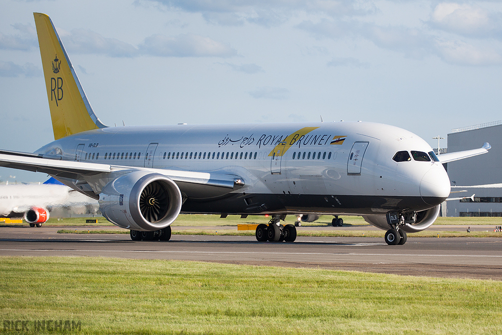 Boeing 787-8 Dreamliner - V8-DLB - Royal Brunei Airlines