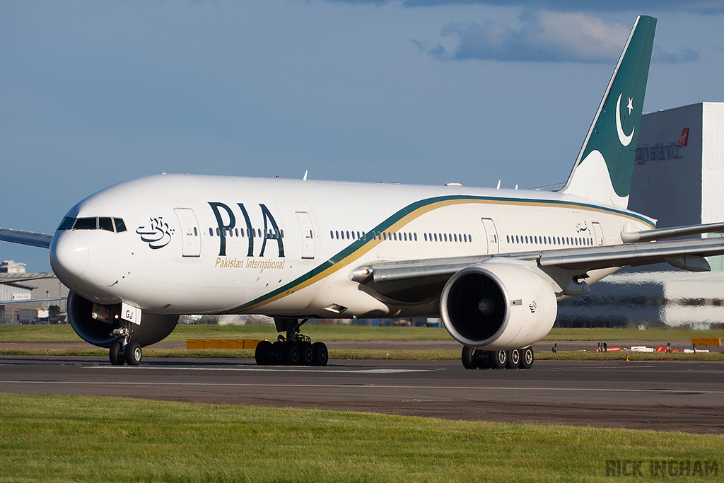 Boeing 777-240ER - AP-BGJ - Pakistan International Airlines