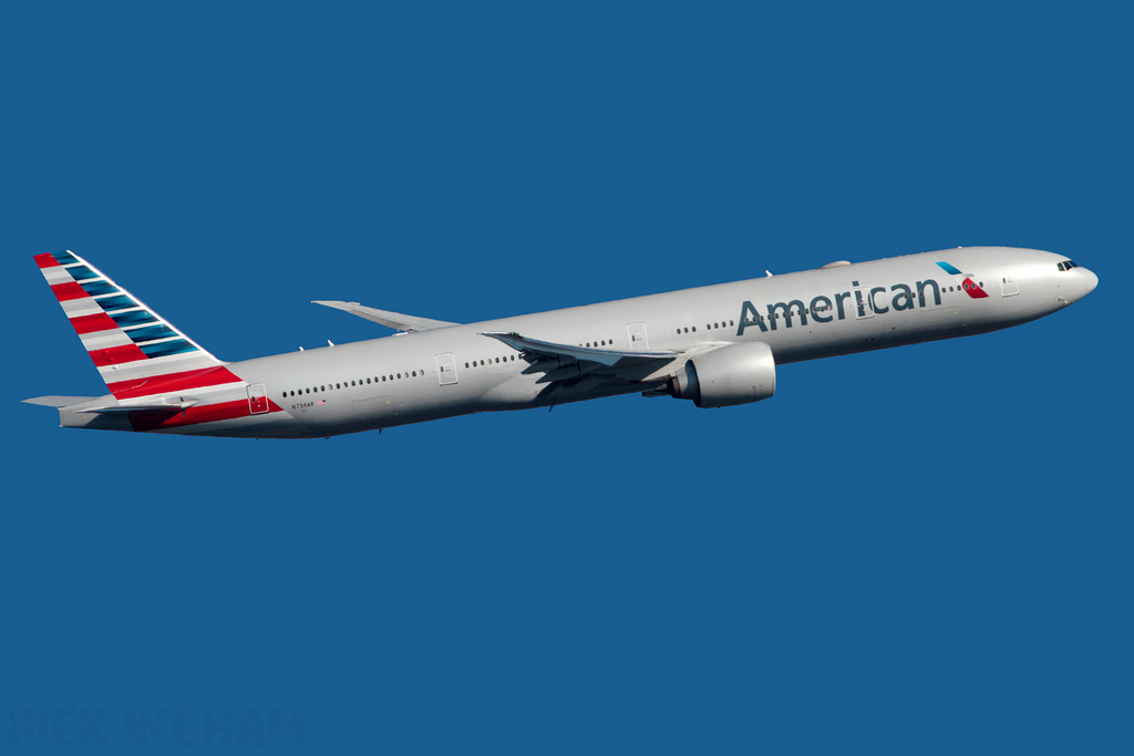 Boeing 777-323ER - N734AR - American Airlines