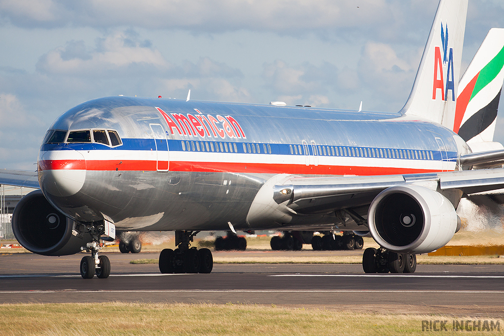 Boeing 767-323 - N397AN - American Airlines