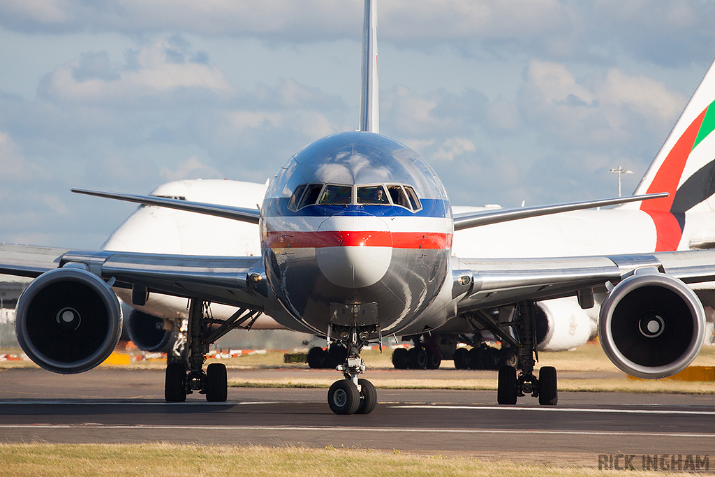 Boeing 767-323 - N397AN - American Airlines