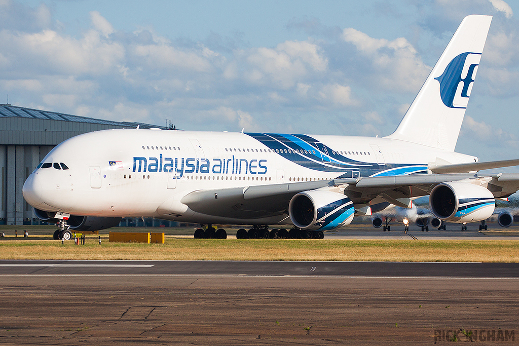 Airbus A380-841 - 9M-MNE - Malaysia Airlines