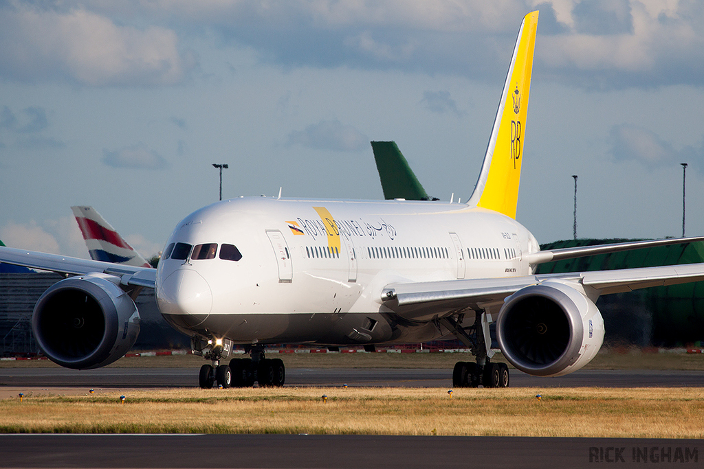 Boeing 787-8 Dreamliner - V8-DLD - Royal Brunei Airlines