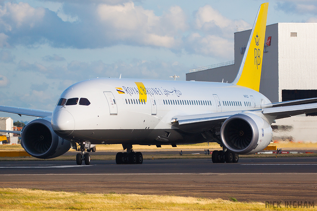 Boeing 787-8 Dreamliner - V8-DLD - Royal Brunei Airlines