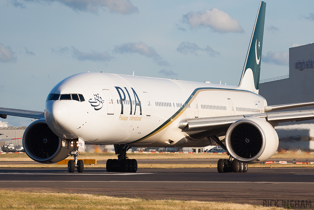 Boeing 777-340ER - AP-BHW - Pakistan International Airlines