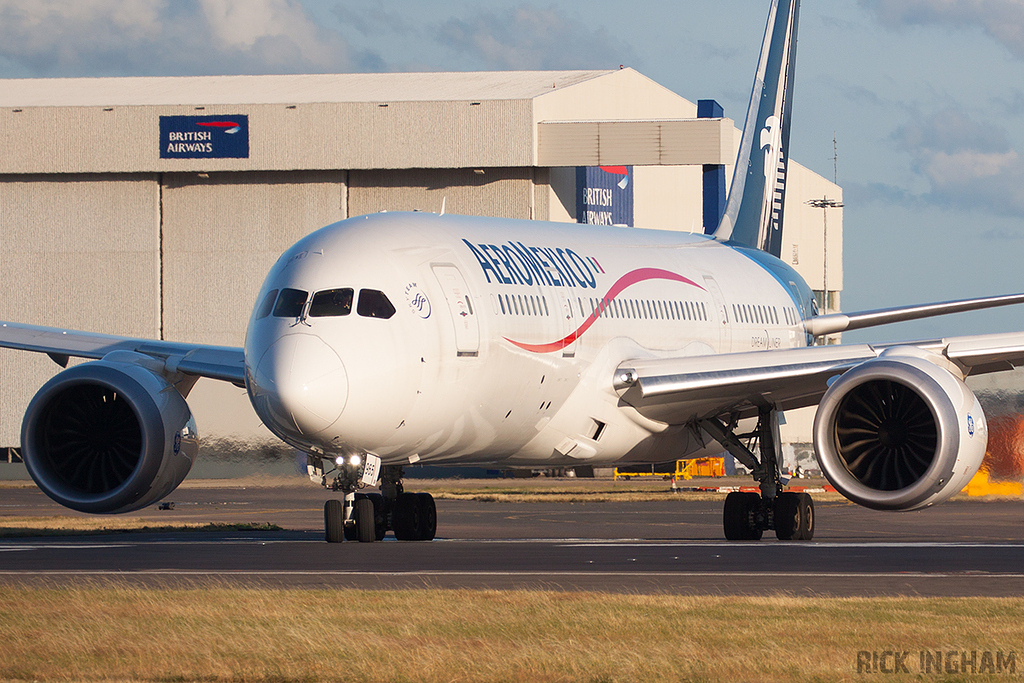 Boeing 787-8 Dreamliner - N965AM - AeroMexico