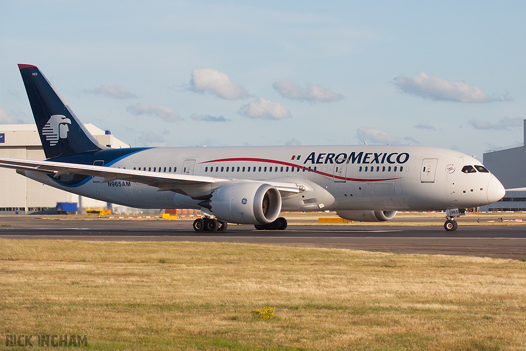 Boeing 787-8 Dreamliner - N965AM - AeroMexico