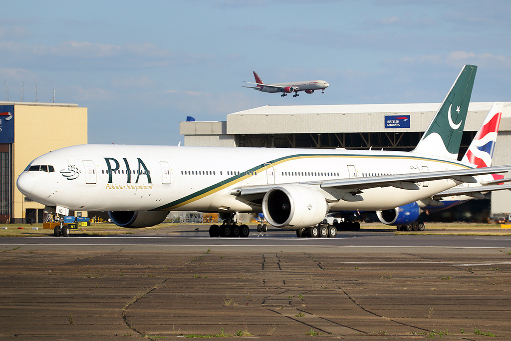 Boeing 777-340ER - AP-BID - Pakistan International Airlines