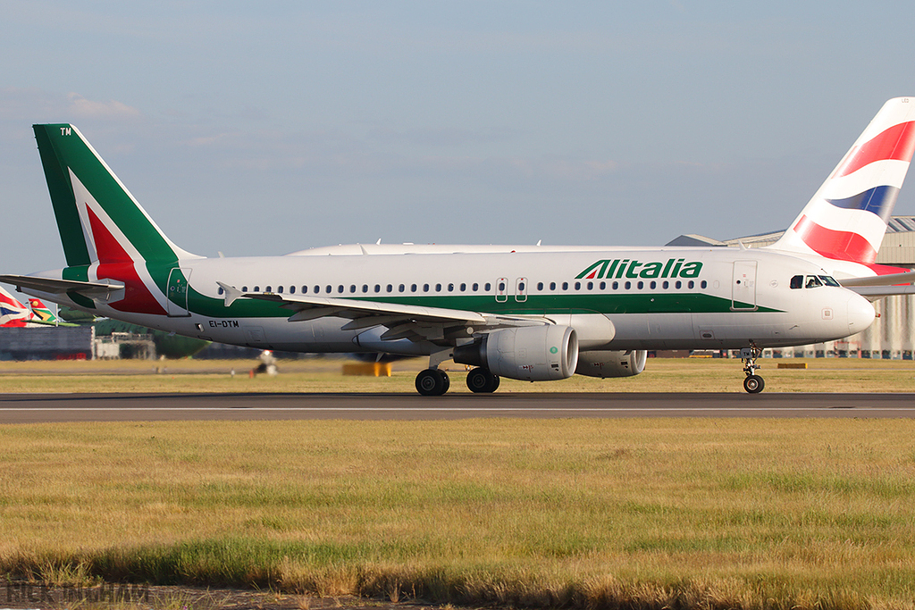 Airbus A320-216 - EI-DTM - Alitalia