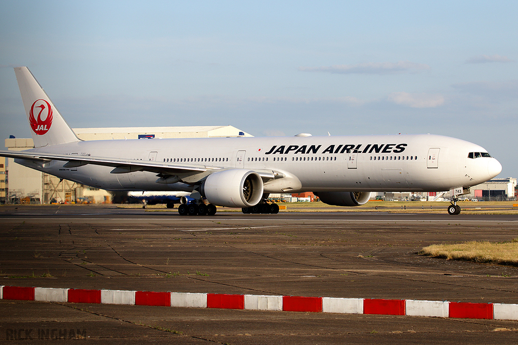 Boeing 777-300 - JA743J - Japan Airlines