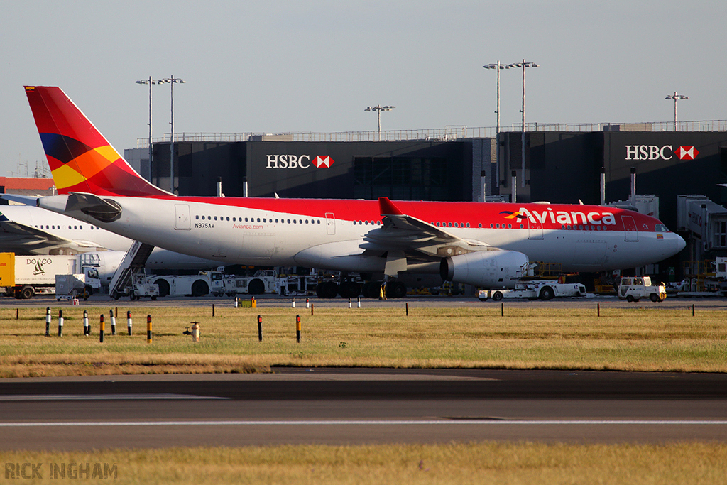 Airbus A330-243 - N975AV - Avianca