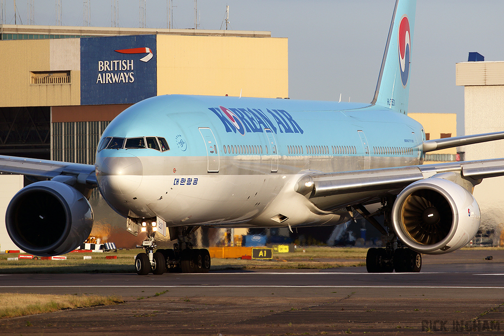 Boeing 777-2B5ER - HL7530 - Korean Air