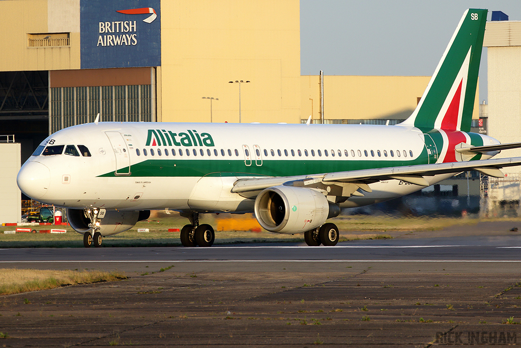 Airbus A320-214 - EI-DSB - Alitalia