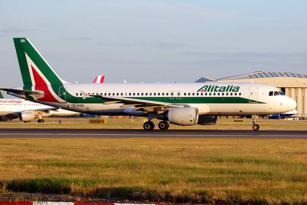 Airbus A320-214 - EI-DSB - Alitalia