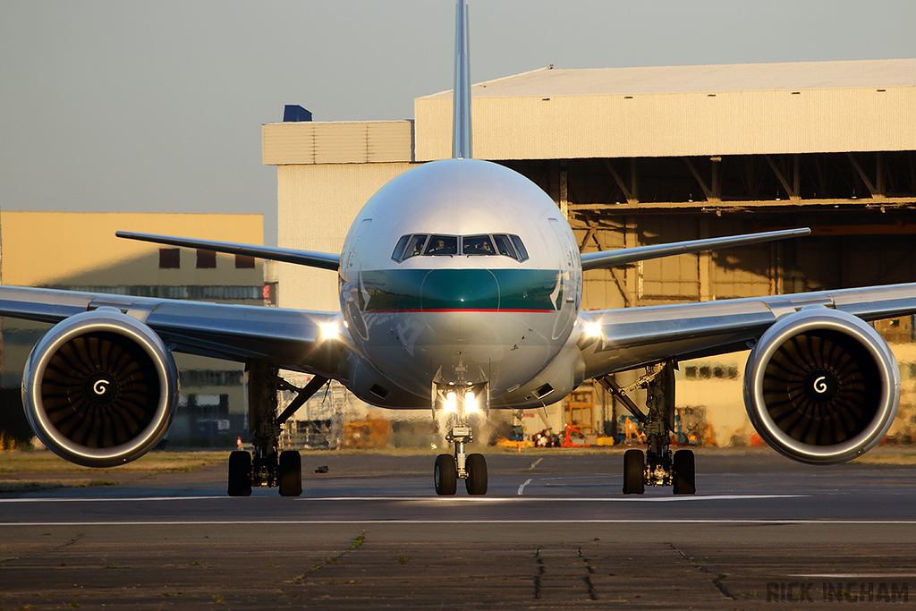 Boeing 777-367ER - B-KQO - Cathay Pacific