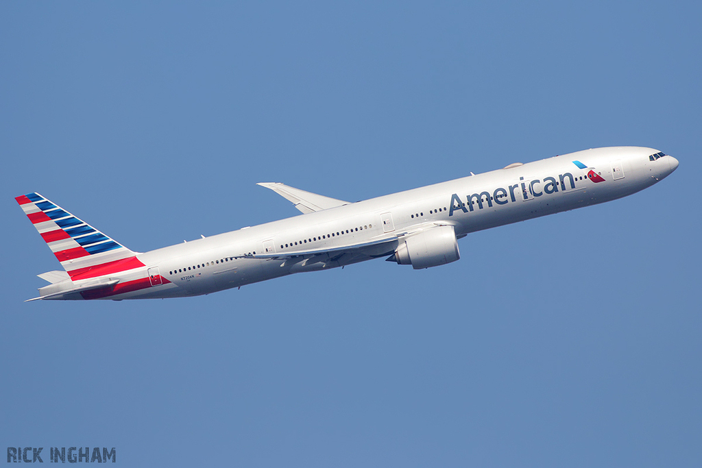 Boeing 777-323ER - N720AN - American Airlines