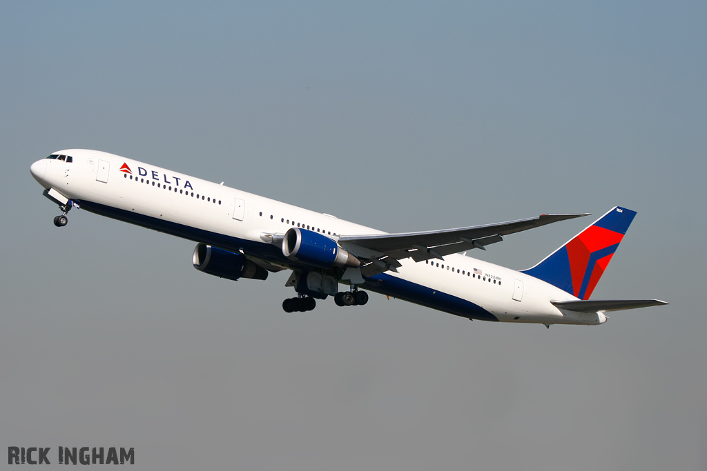 Boeing 767-432ER - N828MH - Delta Airlines