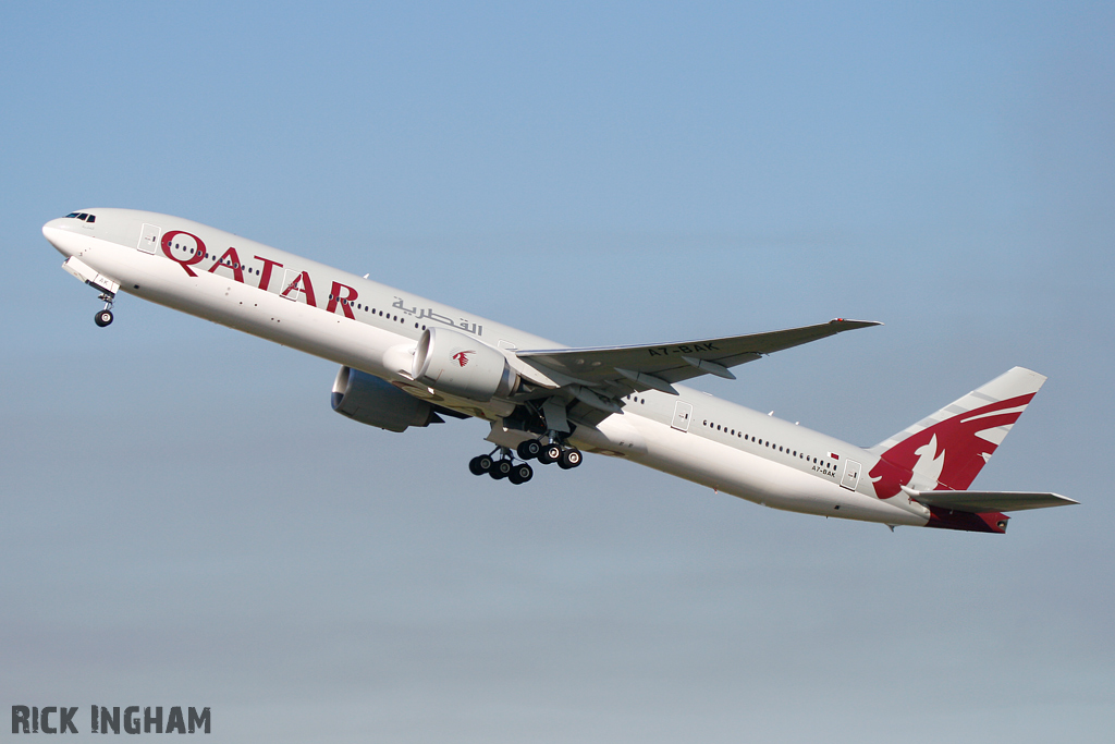 Boeing 777-3DZER - A7-BAK - Qatar Airways