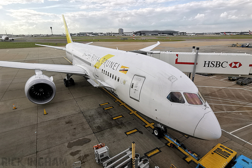 Boeing 787-8 Dreamliner - V8-DLA - Royal Brunei Airlines