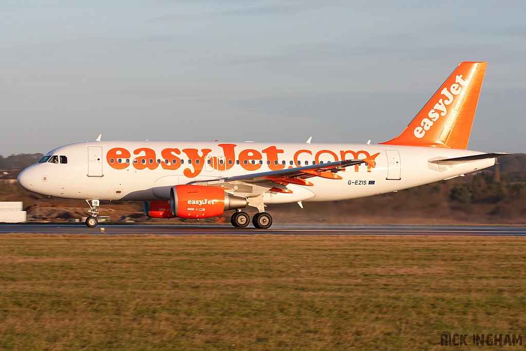 Airbus A319-111 - G-EZIS - EasyJet