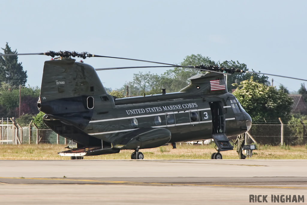 Boeing Vertol CH-46E Sea Knight - 157680/18 - US Marines