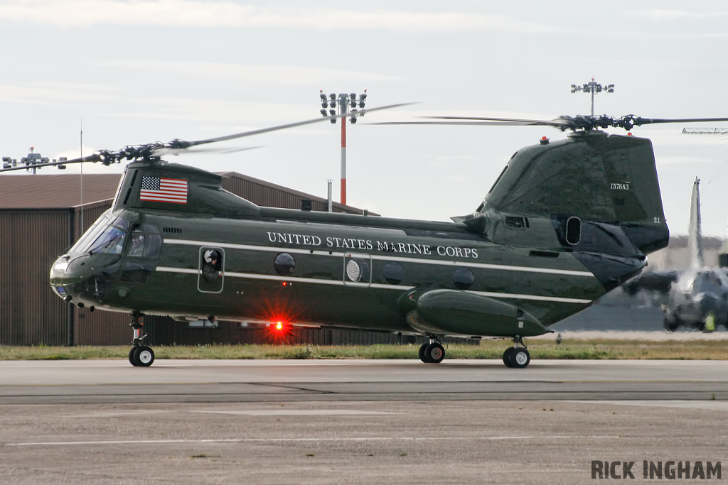 Boeing Vertol CH-46E Sea Knight - 157683/21 - US Marines