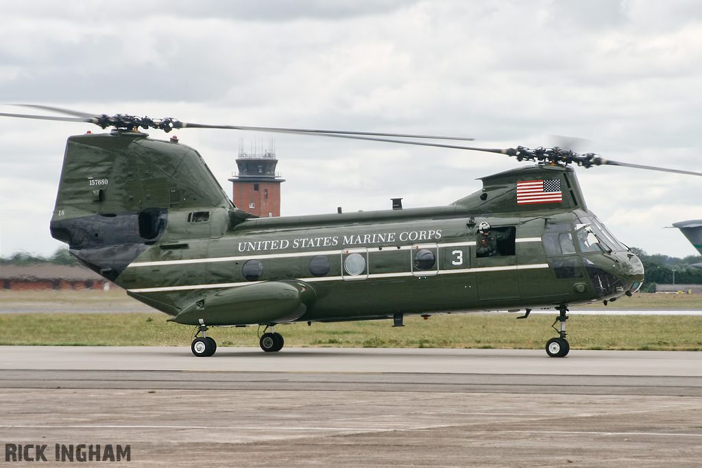 Boeing Vertol CH-46E Sea Knight - 157680/18 - US Marines