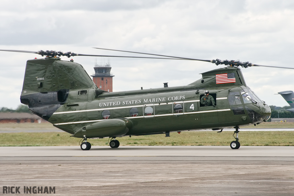 Boeing Vertol CH-46E Sea Knight - 157682/20 - US Marines