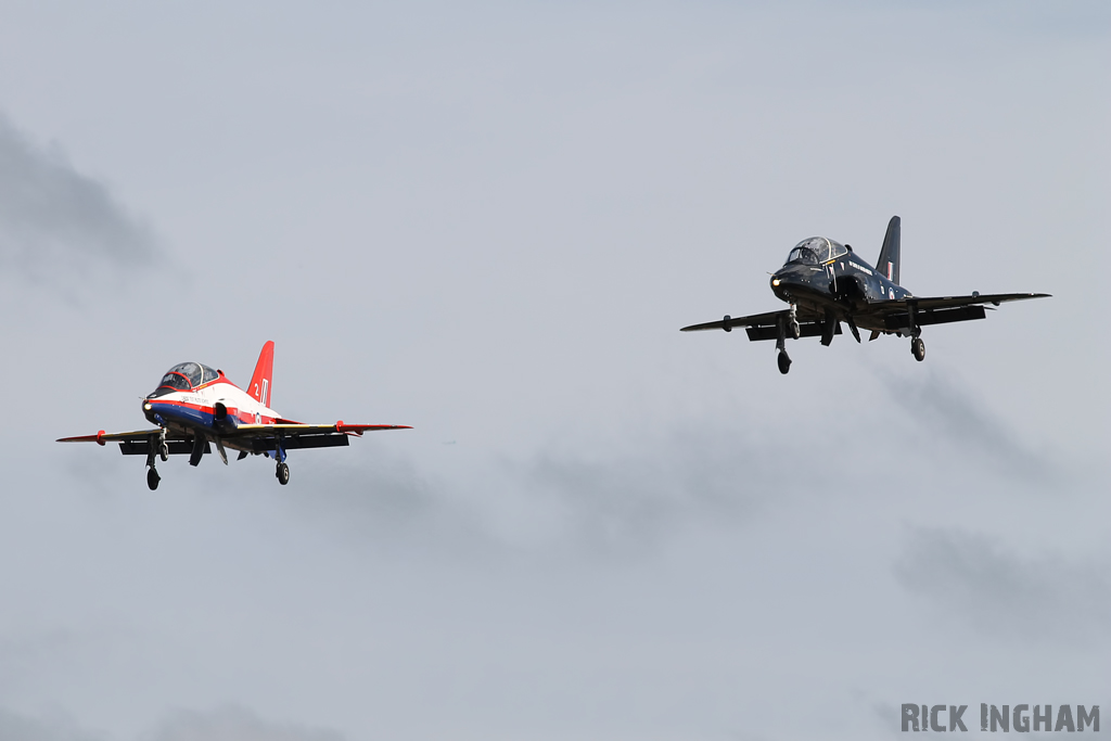 British Aerospace Hawk T1 - XX327 + XX342 - QinetiQ