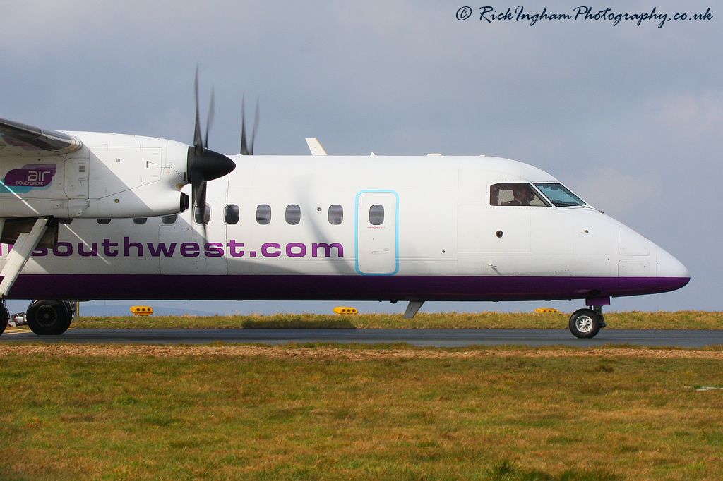 Bombardier Dash 8-314 - G-WOWB - Air Southwest