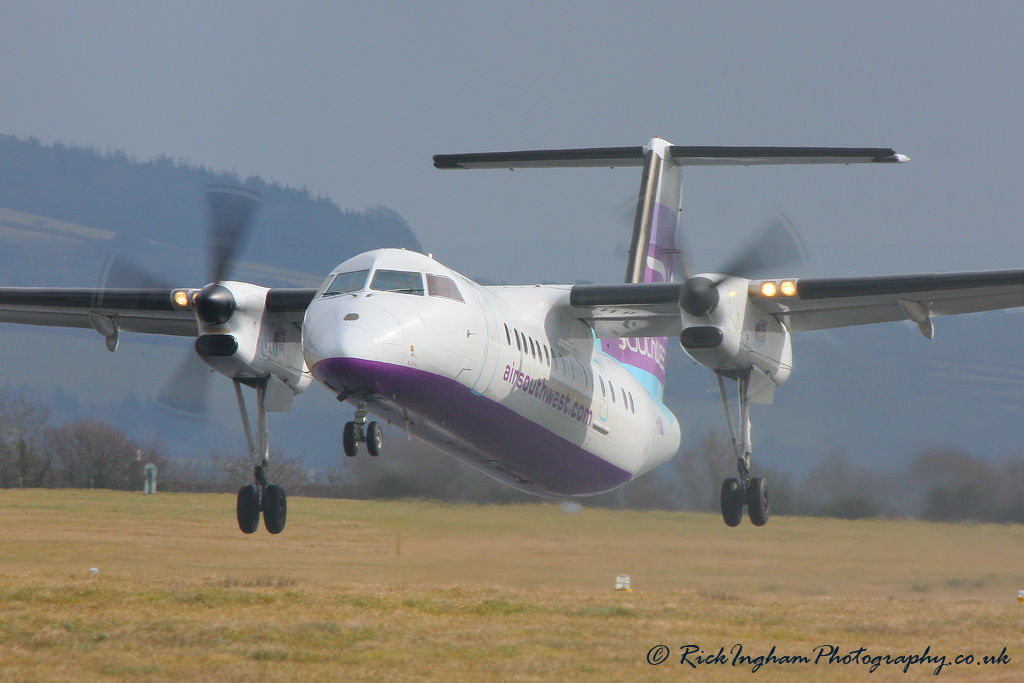 Bombardier Dash 8-314 - G-WOWB - Air Southwest