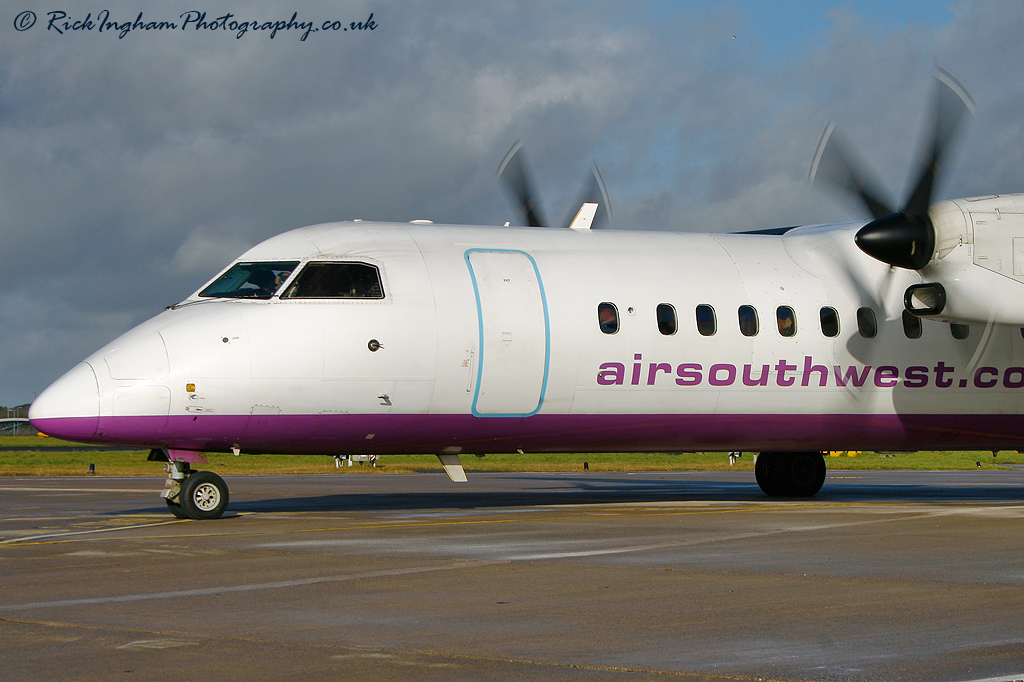 Bombardier Dash 8-314 - G-WOWB - Air Southwest