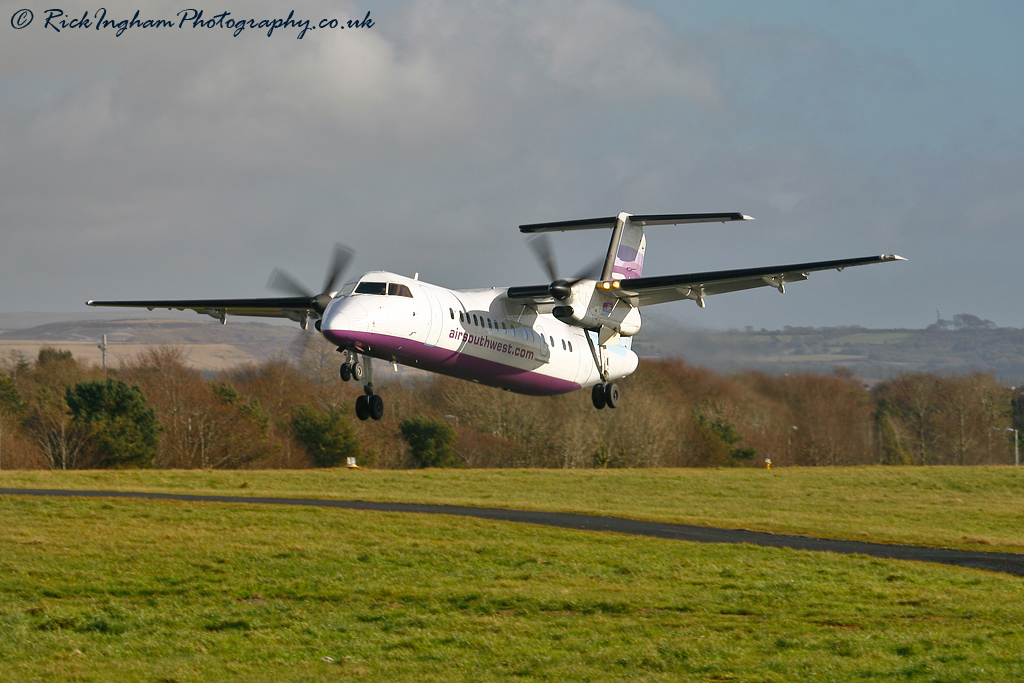 Bombardier Dash 8-314 - G-WOWB - Air Southwest