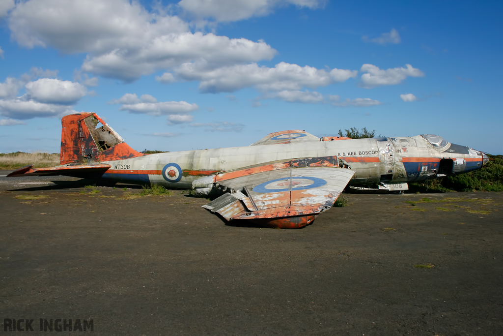 English Electric Canberra B(I)6 - WT308 - Royal Aircraft Establishment