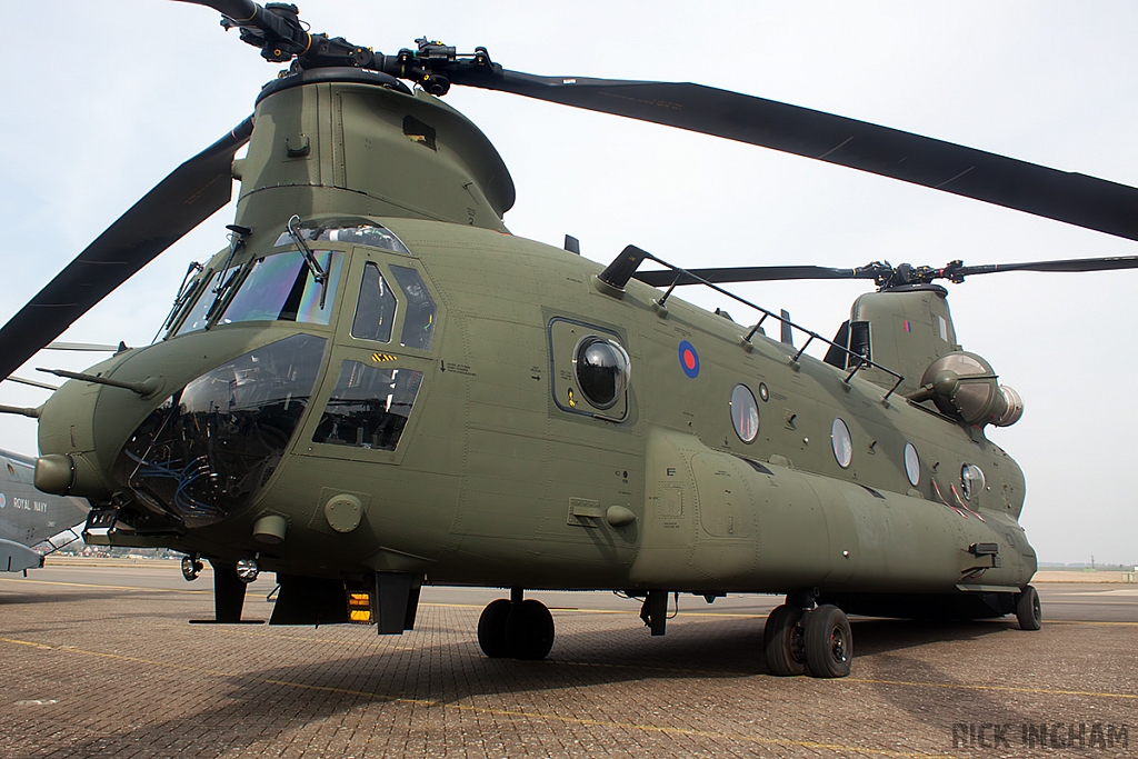 Boeing Chinook HC6 - ZK553 - RAF