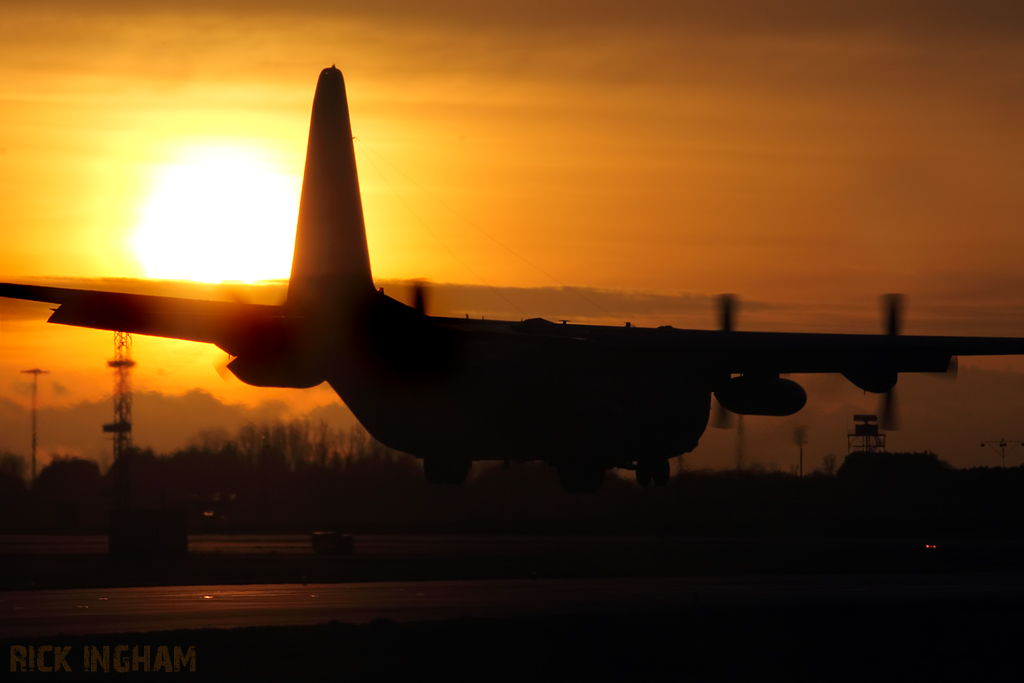 Lockheed C-130K Hercules C3 - XV214 - RAF