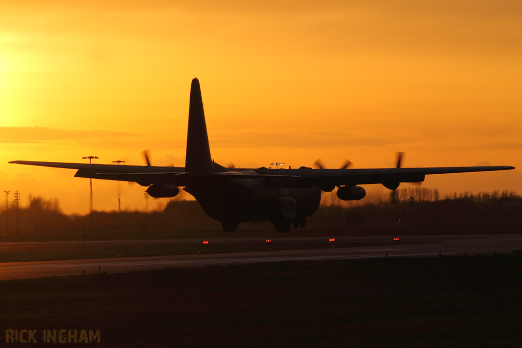 Lockheed C-130K Hercules C3 - XV214 - RAF