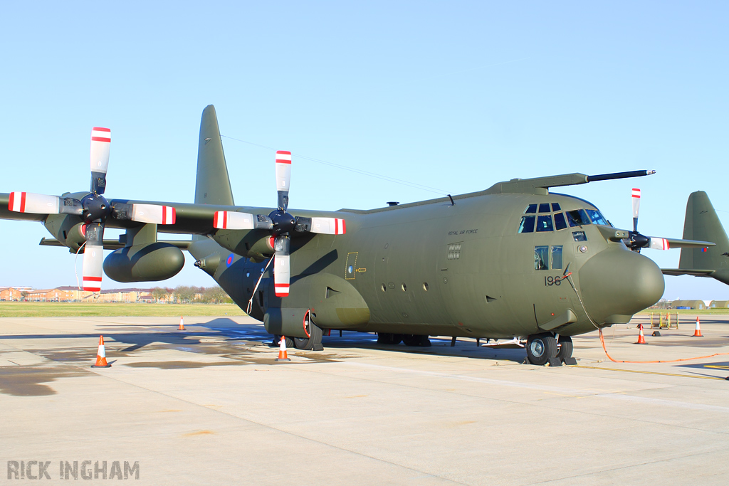 Lockheed C-130K Hercules C1P - XV196 - RAF