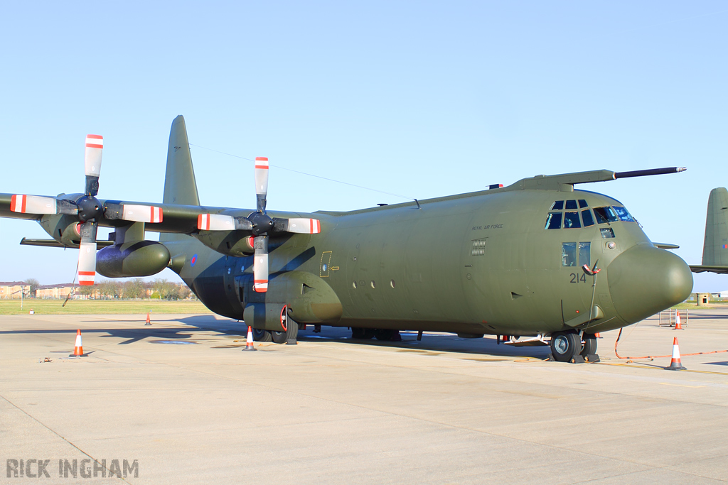 Lockheed C-130K Hercules C3 - XV214 - RAF