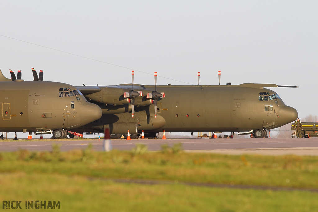 Lockheed C-130K Hercules C3 - XV214 - RAF