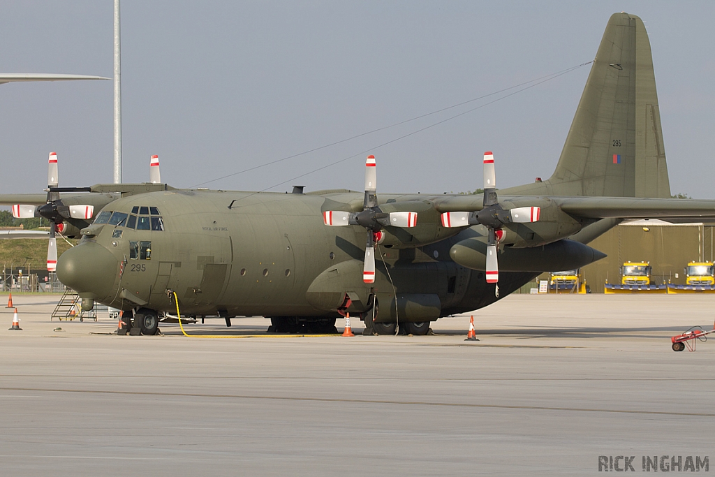 Lockheed C-130K Hercules C1P - XV295 - RAF