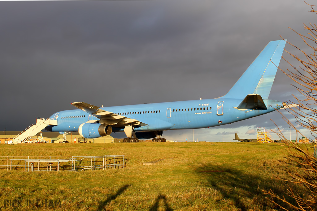 Boeing 757-200 - G-STRW - Astraeus