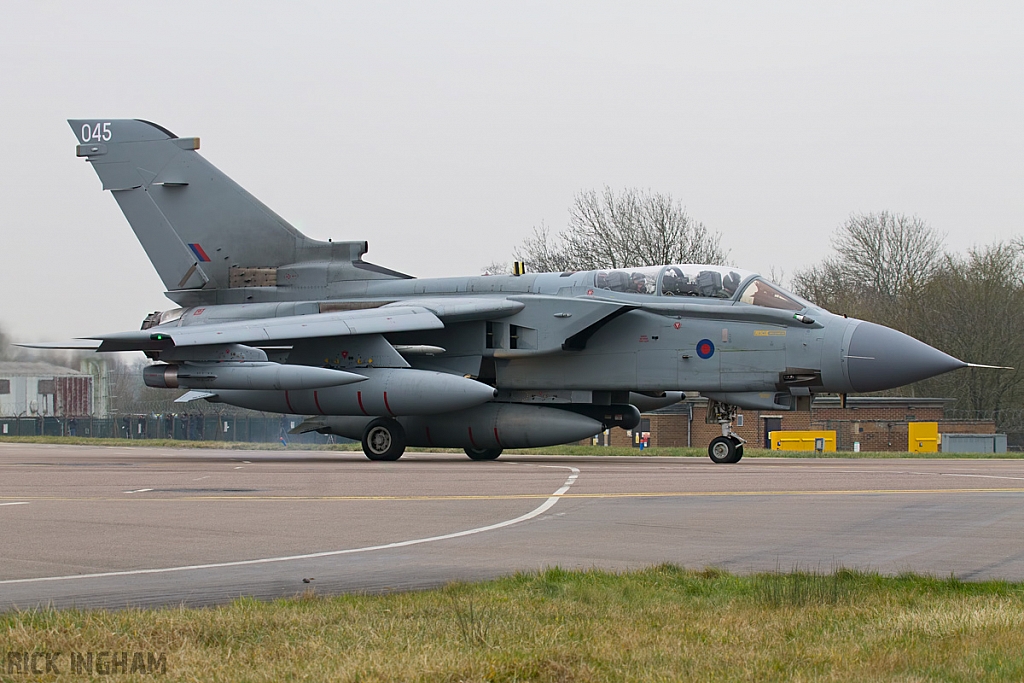 Panavia Tornado GR4 - ZA553/045 - RAF