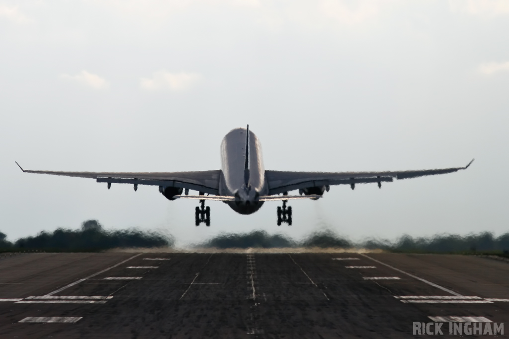 Airbus A330-243 - 5B-DBS - Cyprus Airways