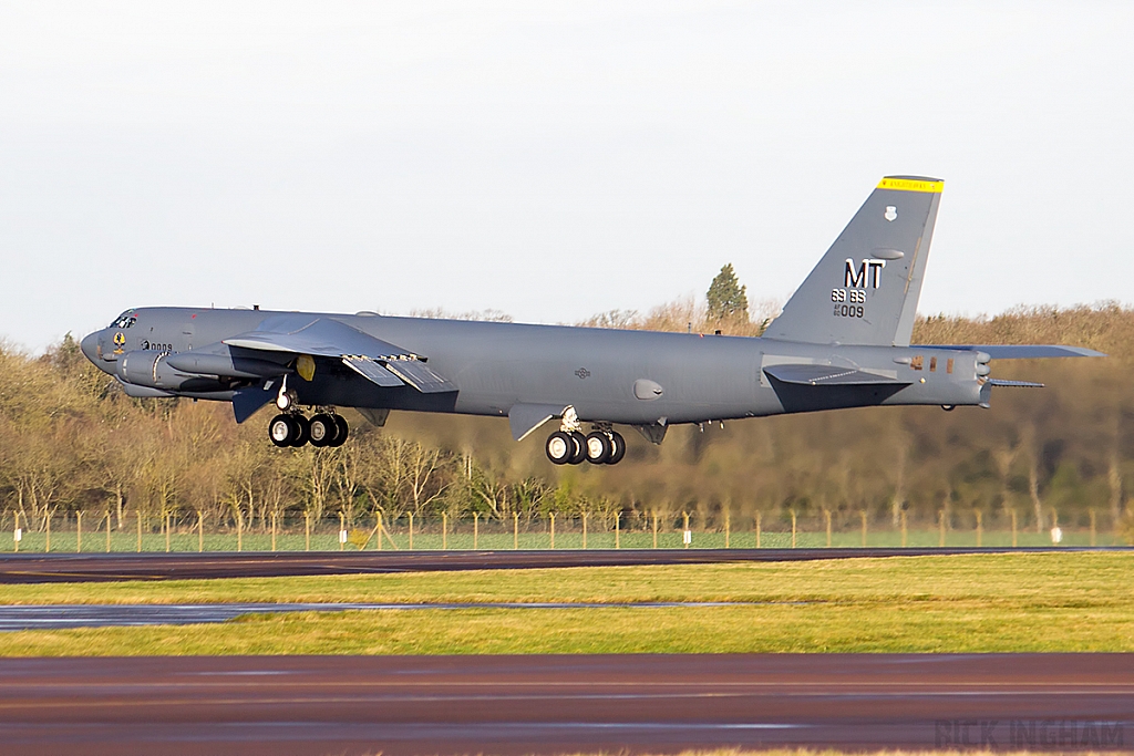 Boeing B-52H Stratofortress - 60-0009 - USAF