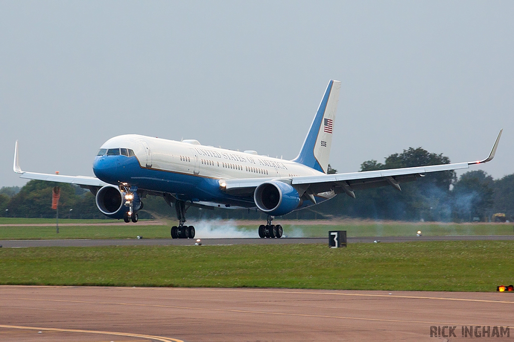 Boeing C-32A - 99-0016 - USAF