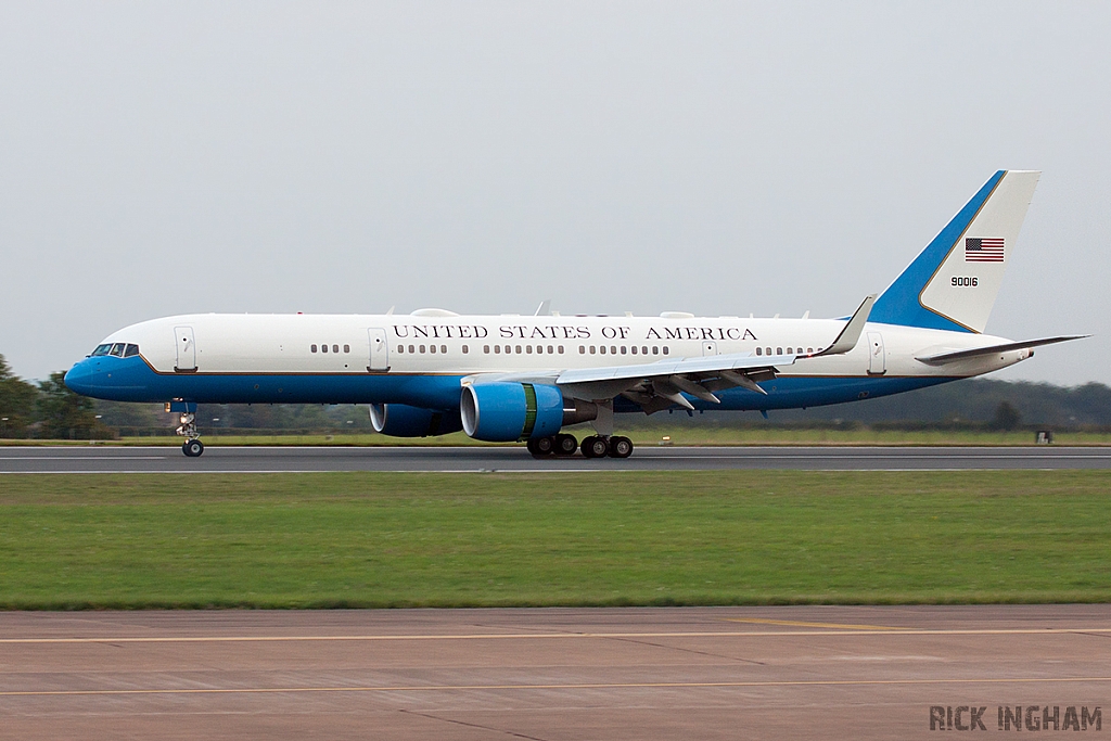 Boeing C-32A - 99-0016 - USAF